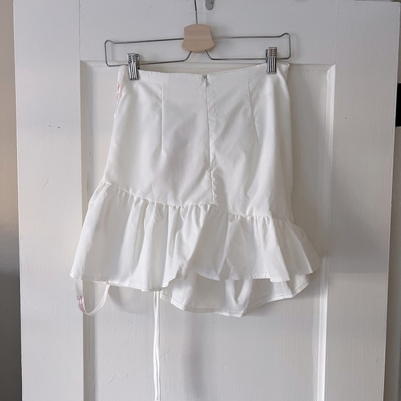 Missguided white side ruched mini skirt - Picture 6 of 7